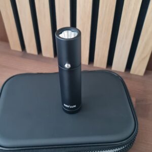 red nir punase valgusega taskulamp